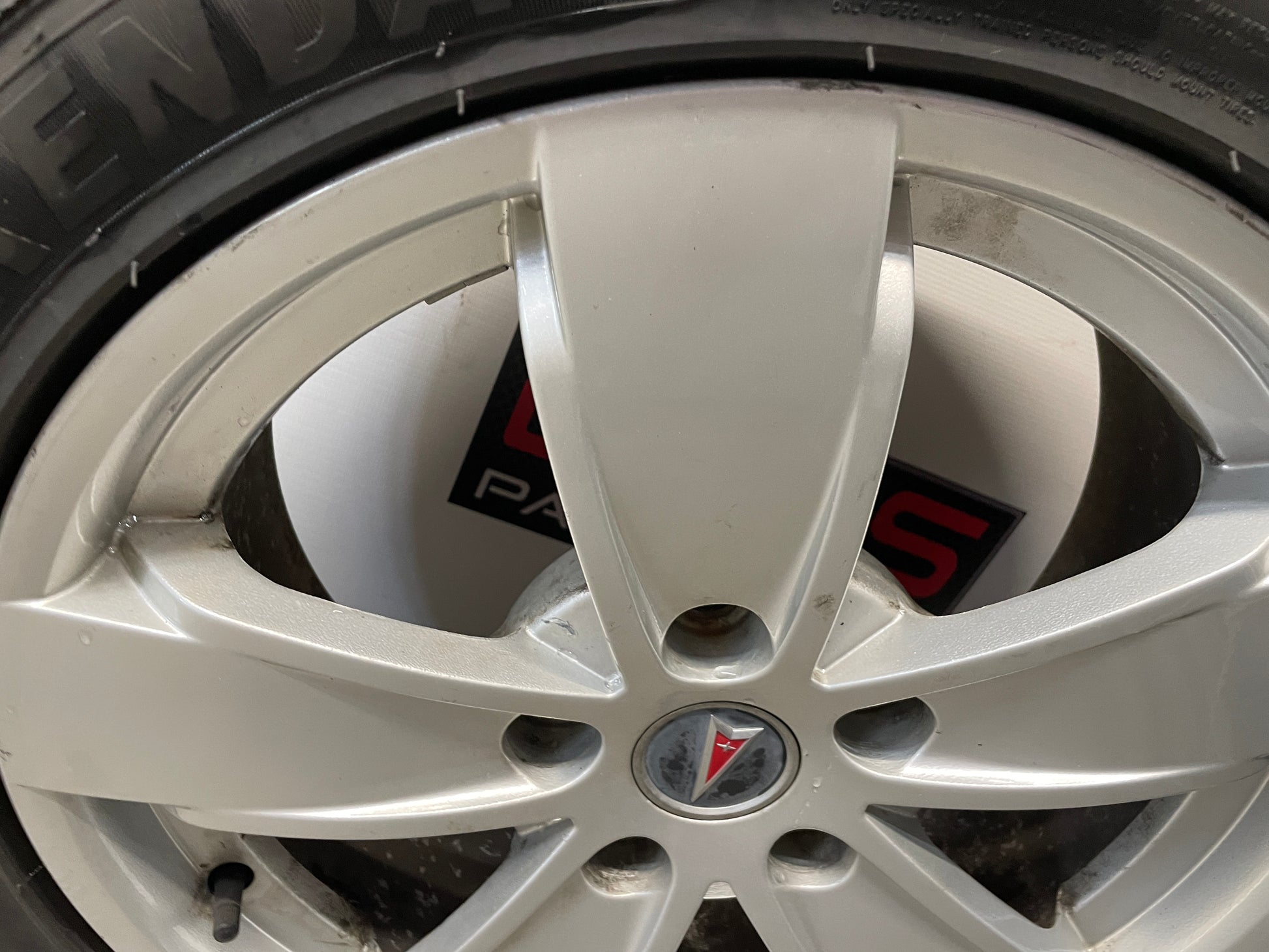 2005 Pontiac GTO Factory OEM Wheel & Tire Set Vezda UHP Kenda 17X8 - Day's Parts Yard