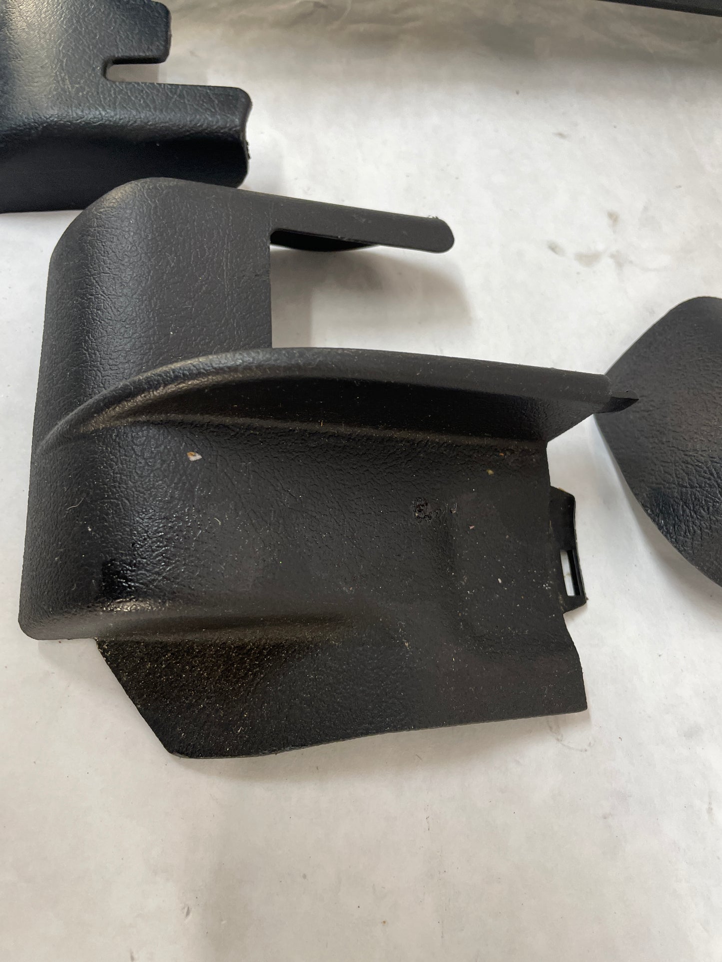 2005 Pontiac GTO RH Passenger 4pc Seat Rail Frame Trim Cover Set OEM