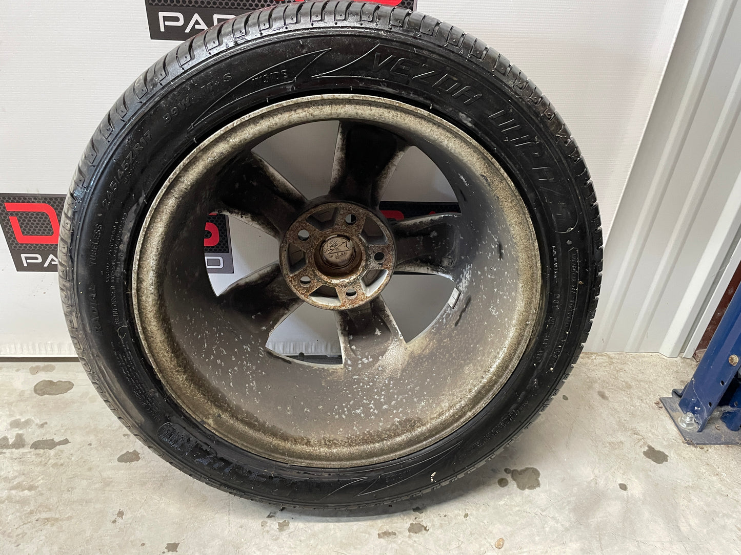 2005 Pontiac GTO Factory OEM Wheel & Tire Set Vezda UHP Kenda 17X8 - Day's Parts Yard