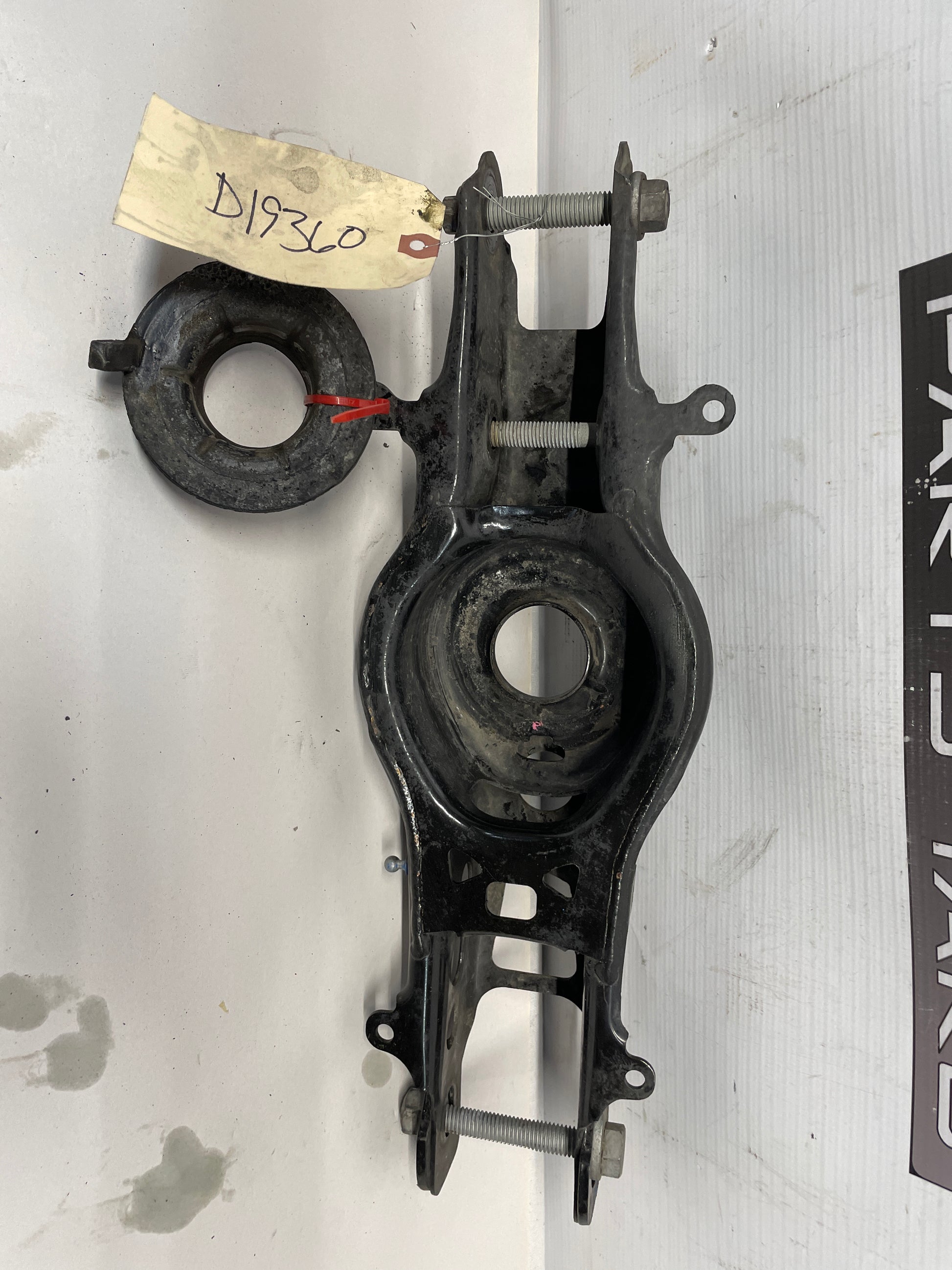 2018 Chevy Camaro 1LE SS Passenger Rear Susp Lower Control Arm Spring OEM - Day's Parts Yard