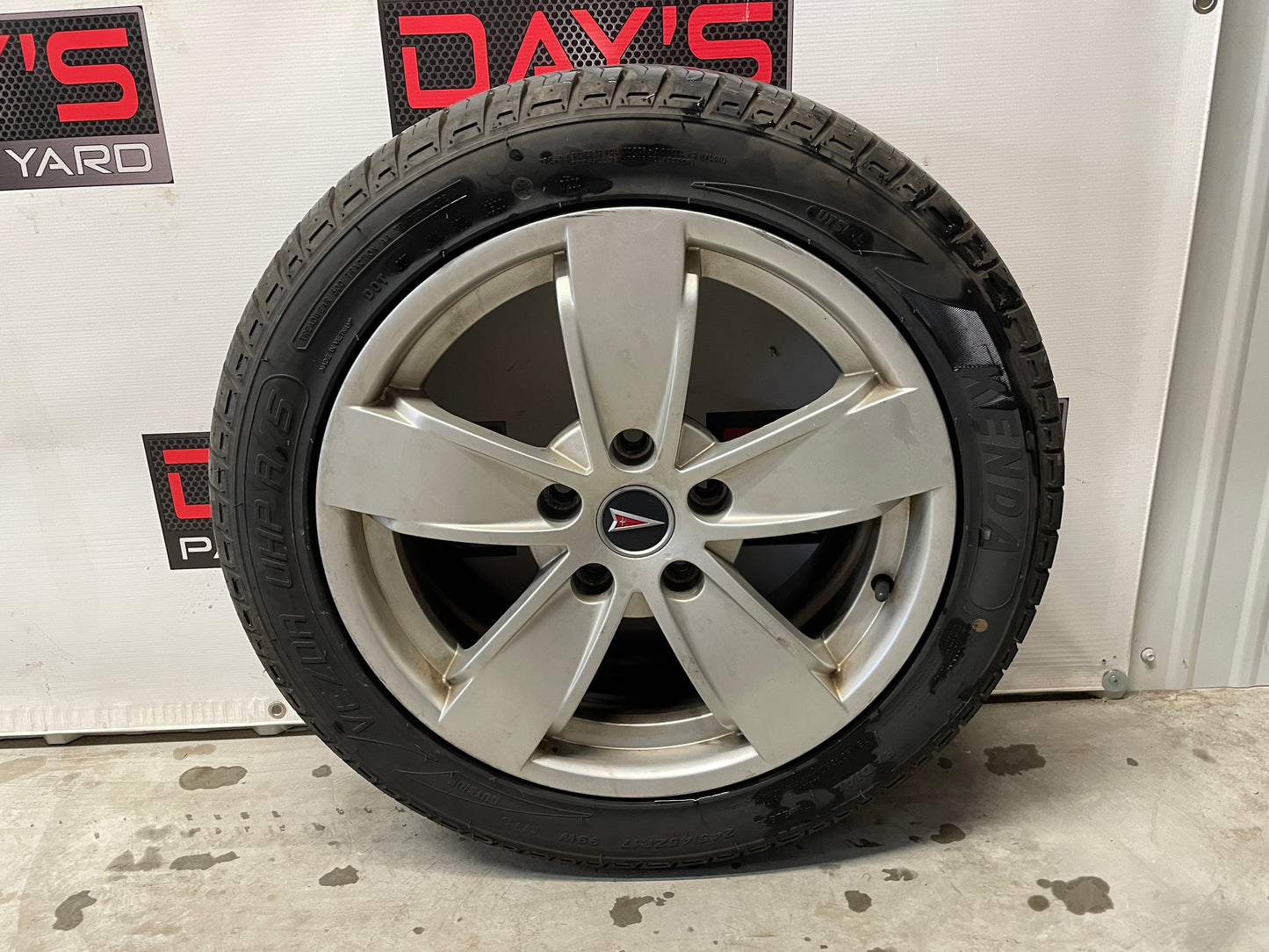2005 Pontiac GTO Factory OEM Wheel & Tire Set Vezda UHP Kenda 17X8 - Day's Parts Yard