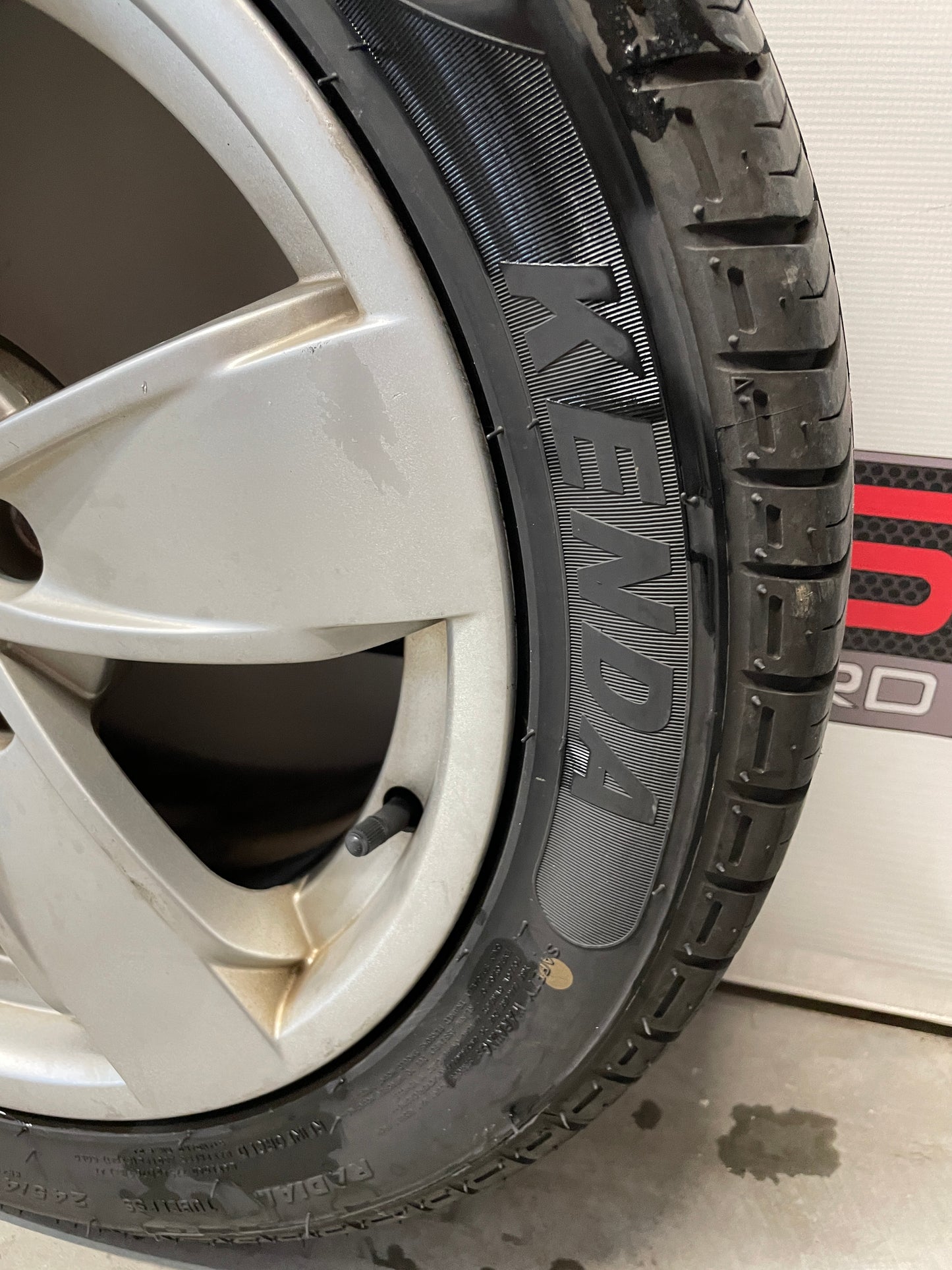 2005 Pontiac GTO Factory OEM Wheel & Tire Set Vezda UHP Kenda 17X8 - Day's Parts Yard