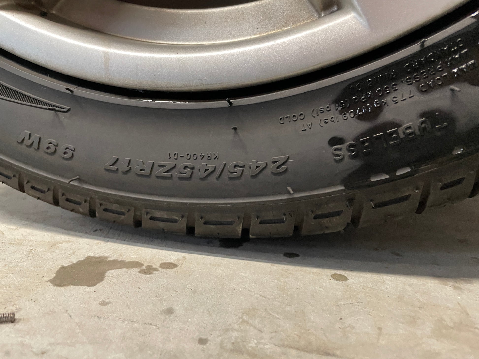 2005 Pontiac GTO Factory OEM Wheel & Tire Set Vezda UHP Kenda 17X8 - Day's Parts Yard