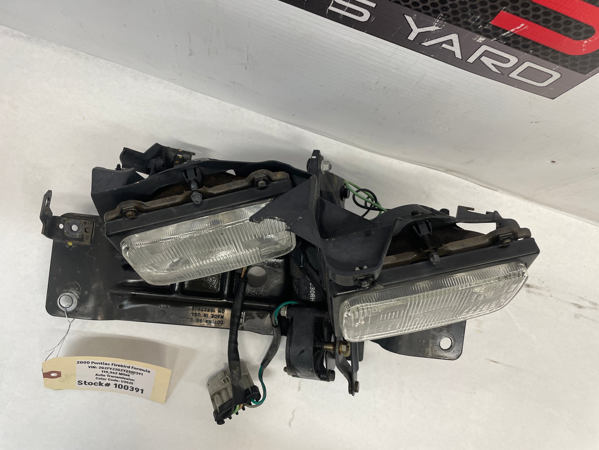 2000 Pontiac Firebird Formula RH Passenger Head Light DAMAGED OEM - Day's Parts Yard