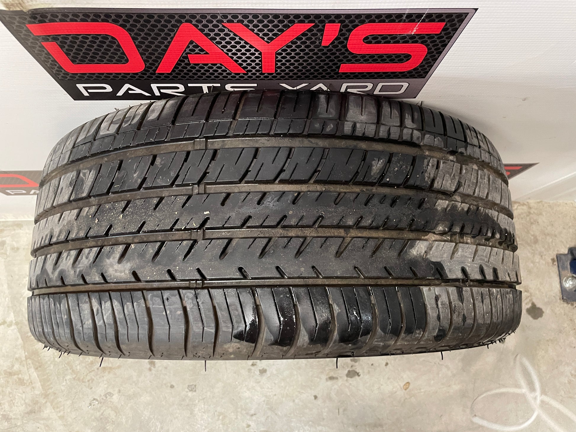 2005 Pontiac GTO Factory OEM Wheel & Tire Set Vezda UHP Kenda 17X8 - Day's Parts Yard