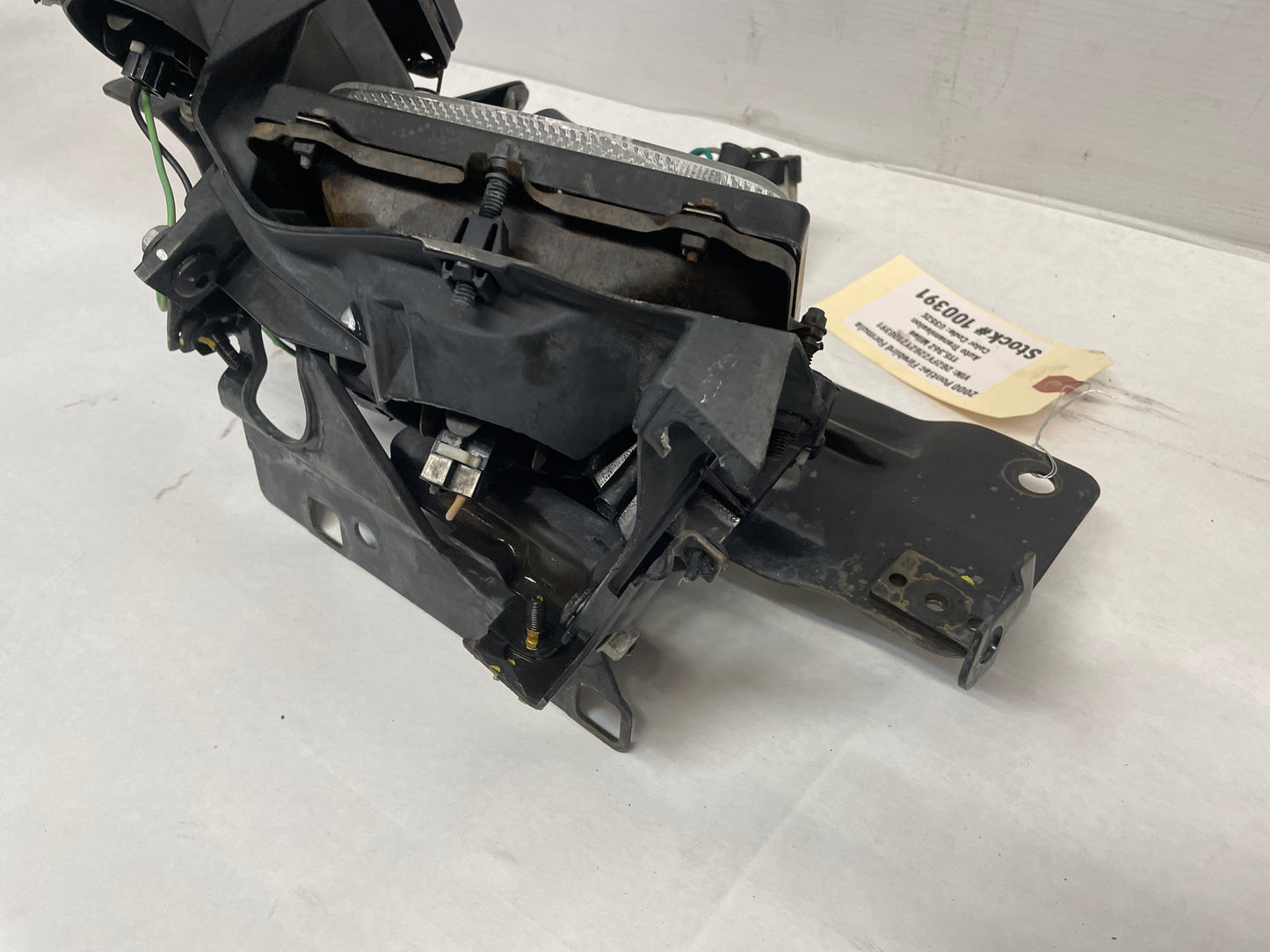 2000 Pontiac Firebird Formula RH Passenger Head Light DAMAGED OEM - Day's Parts Yard