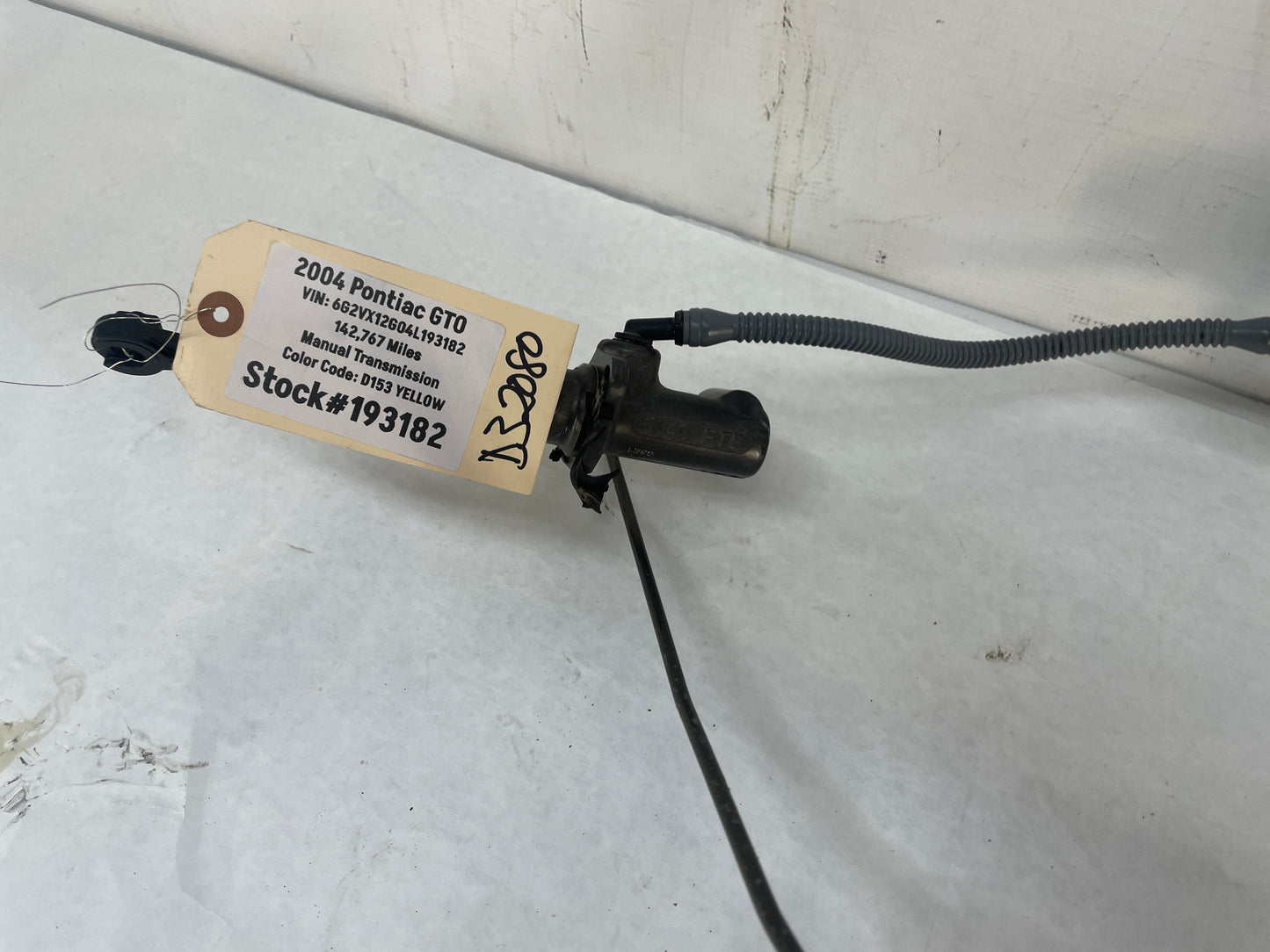 2004 Pontiac GTO Clutch Master Cylinder w/ Line OEM - Day's Parts Yard