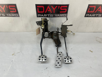 2004 Pontiac GTO Manual Transmission Pedal Assembly OEM - Day's Parts Yard