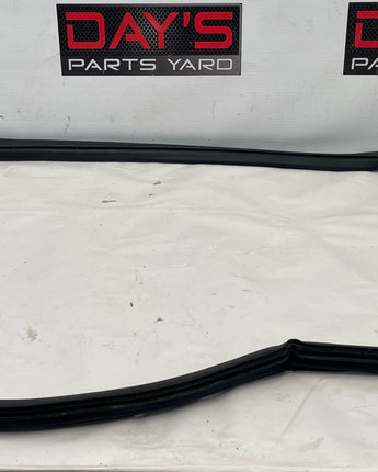 2009 Pontiac G8 GT Front RH Passenger Door Weather Strip Rubber Seal OEM