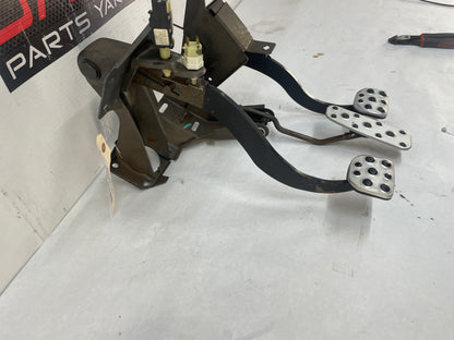 2004 Pontiac GTO Manual Transmission Pedal Assembly OEM - Day's Parts Yard