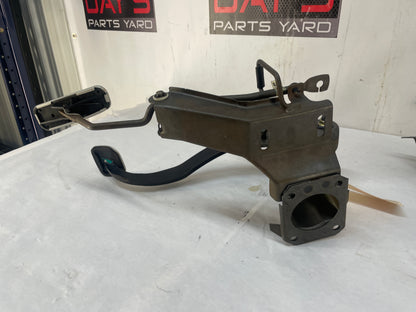 2004 Pontiac GTO Manual Transmission Pedal Assembly OEM - Day's Parts Yard