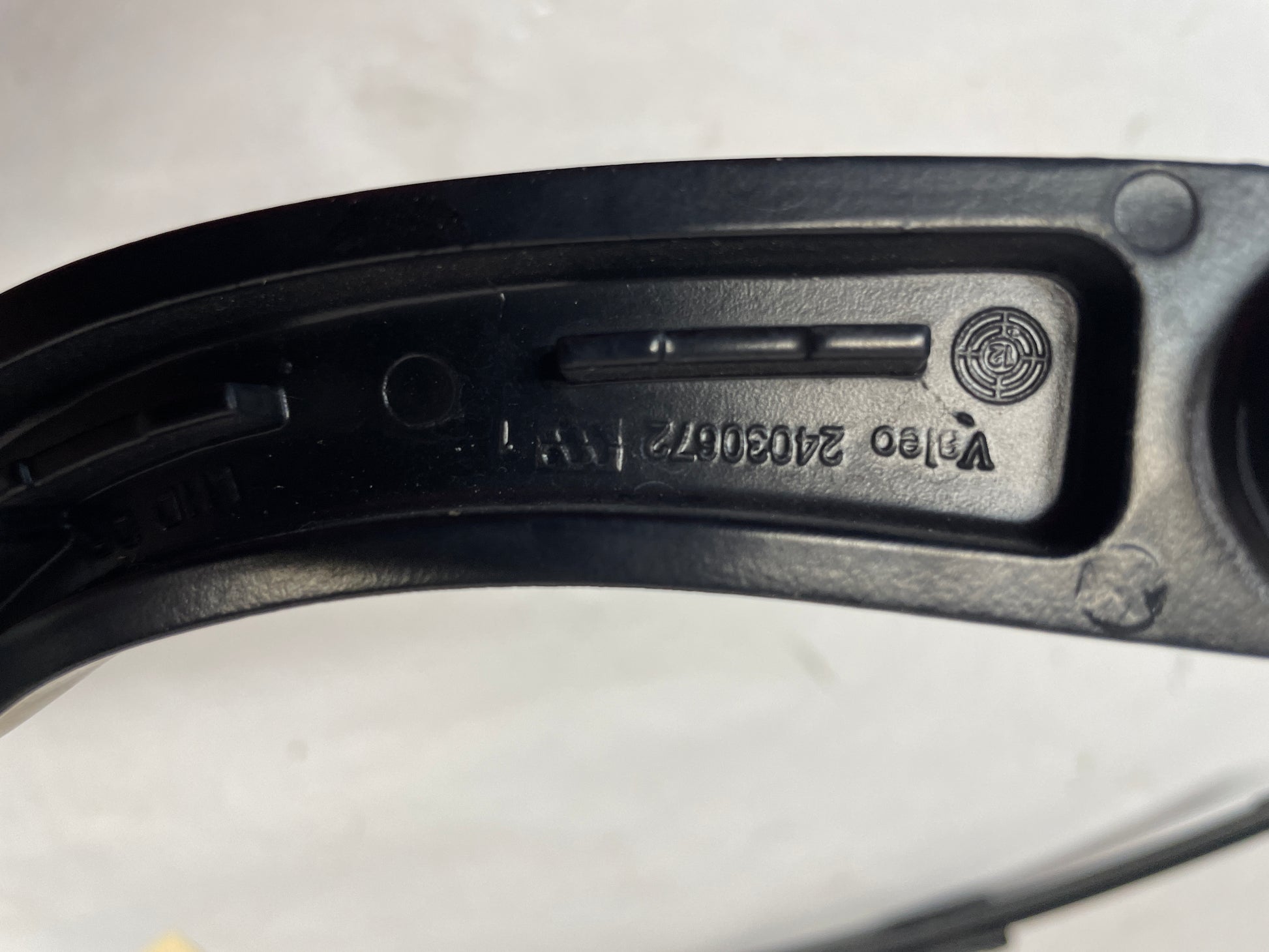 2017 Chevy SS Sedan RH & LH Windshield Wiper Arms Set OEM - Day's Parts Yard
