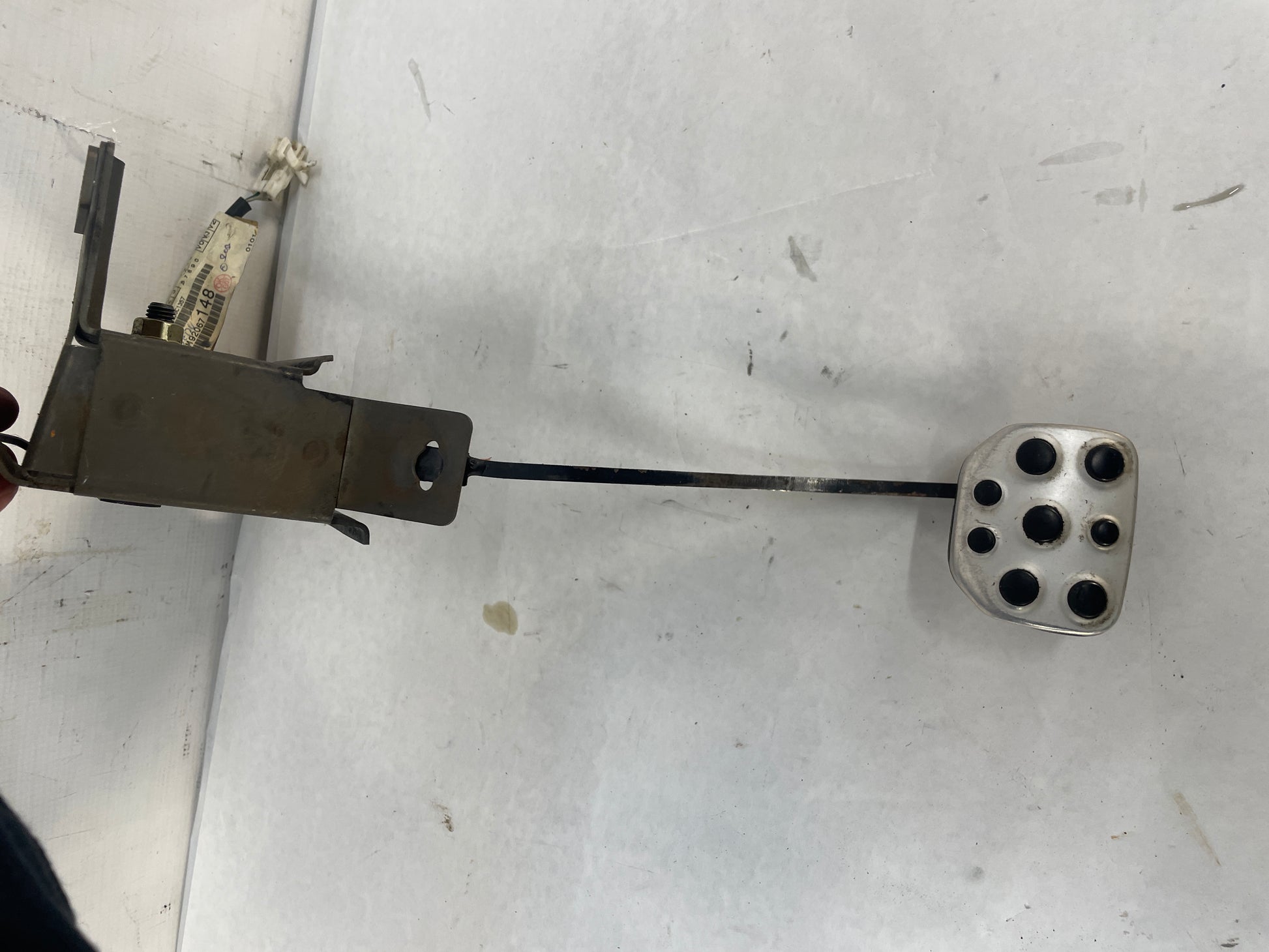 2004 Pontiac GTO Manual Transmission Pedal Assembly OEM - Day's Parts Yard