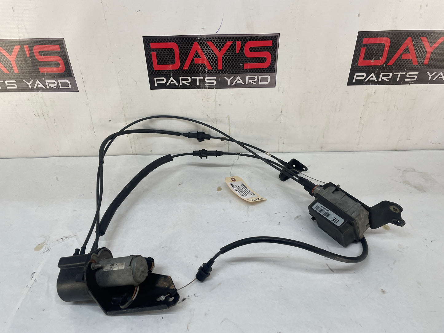 2004 Pontiac GTO Cruise Control Module Assembly OEM - Day's Parts Yard