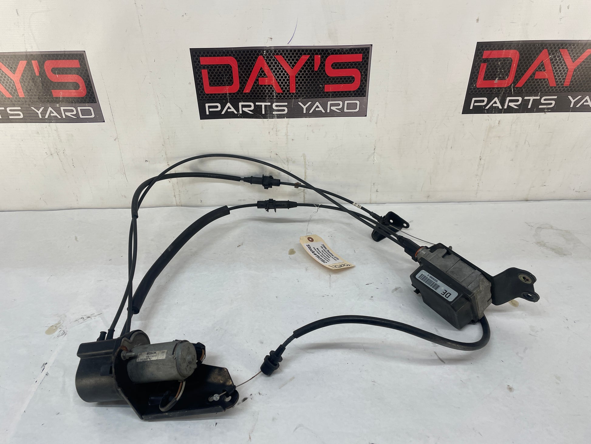 2004 Pontiac GTO Cruise Control Module Assembly OEM - Day's Parts Yard