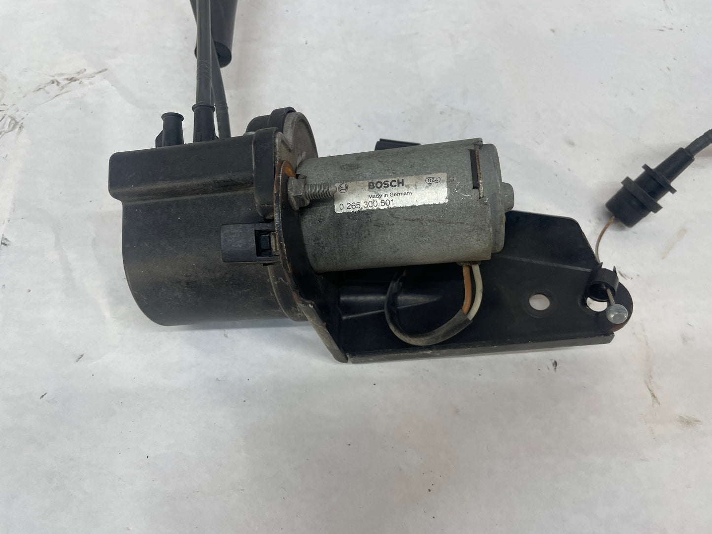 2004 Pontiac GTO Cruise Control Module Assembly OEM - Day's Parts Yard