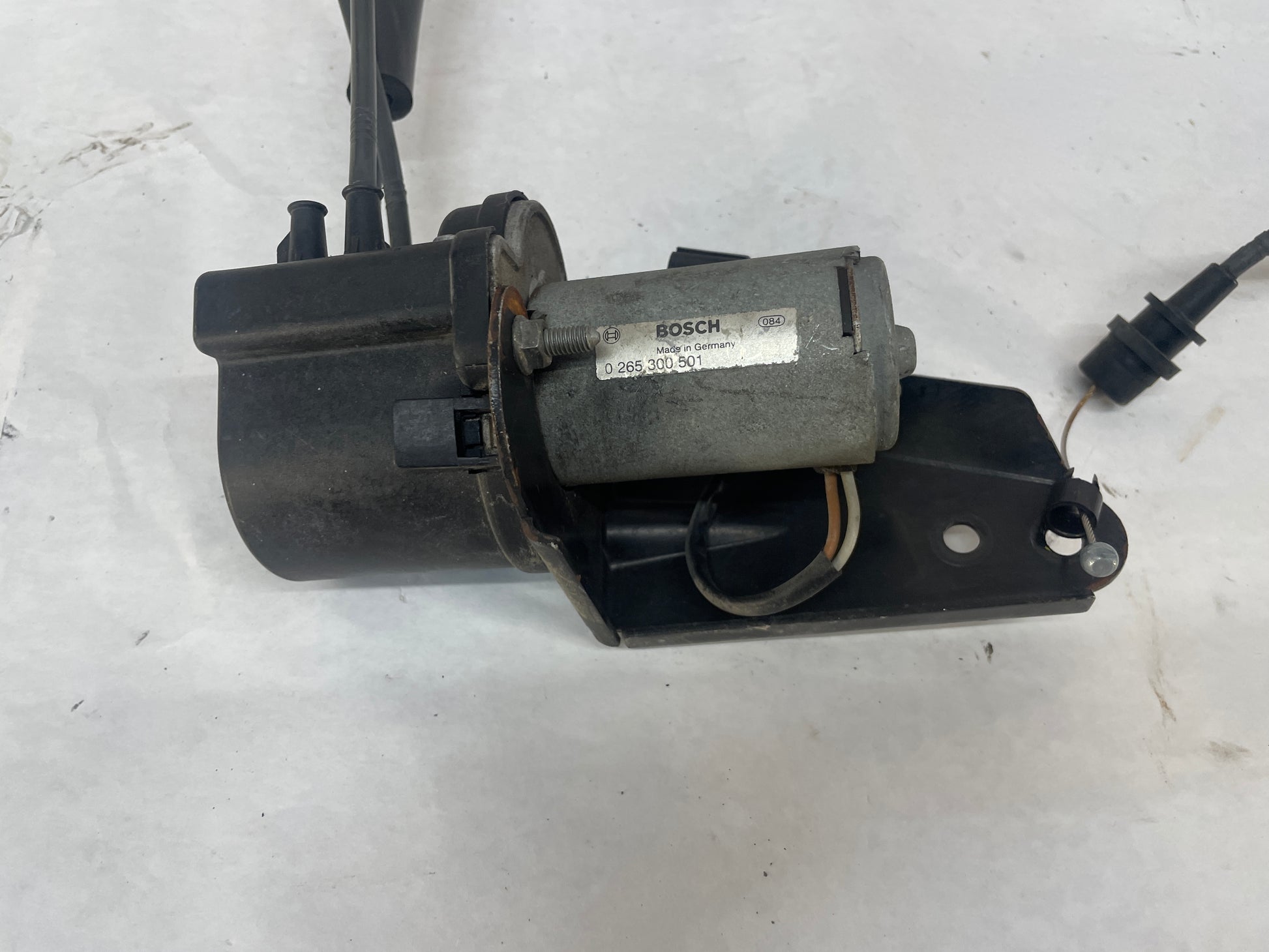 2004 Pontiac GTO Cruise Control Module Assembly OEM - Day's Parts Yard
