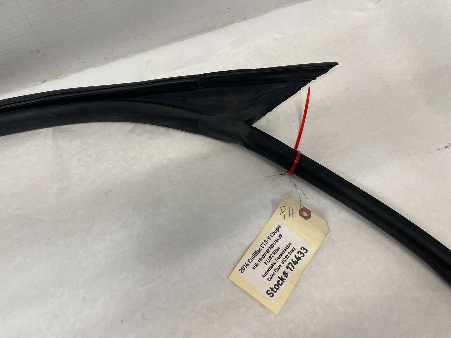 2014 Cadillac CTS-V Coupe RH Passenger Rubber Door Weather Strip Seal OEM