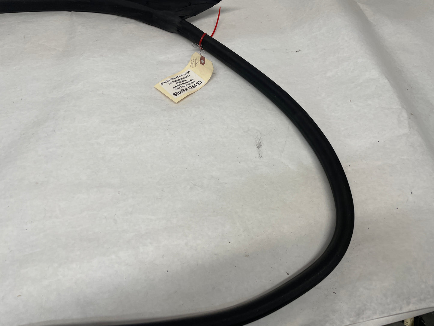 2014 Cadillac CTS-V Coupe RH Passenger Rubber Door Weather Strip Seal OEM