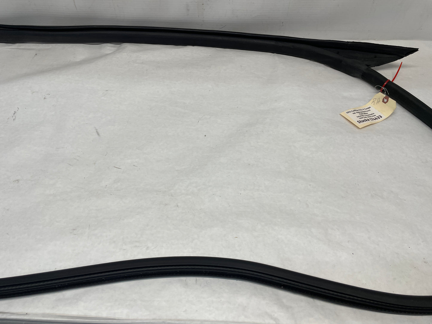 2014 Cadillac CTS-V Coupe RH Passenger Rubber Door Weather Strip Seal OEM