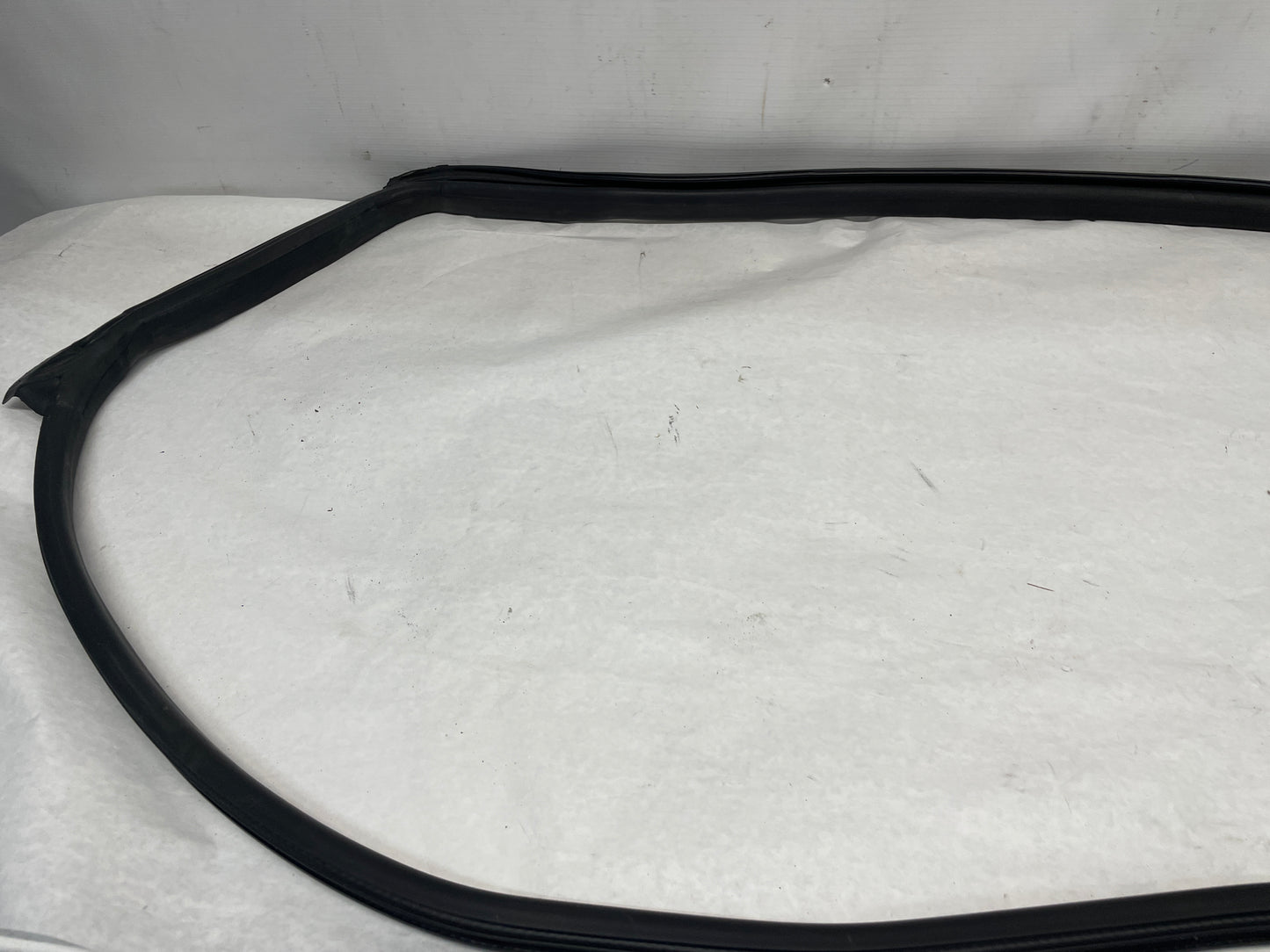 2014 Cadillac CTS-V Coupe RH Passenger Rubber Door Weather Strip Seal OEM