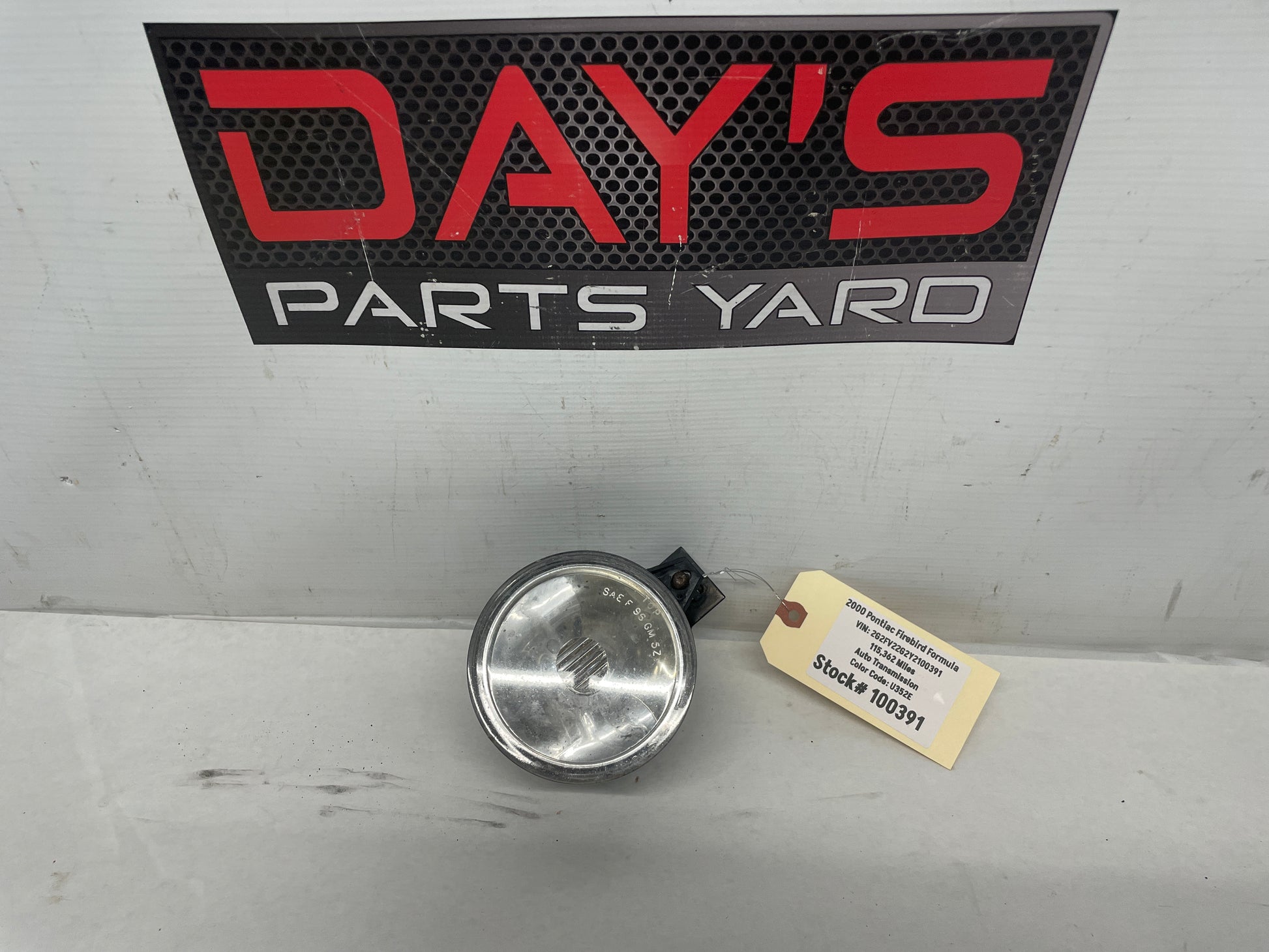 2000 Pontiac Firebird Formula LH Driver Fog Light Lamp OEM - Day's Parts Yard