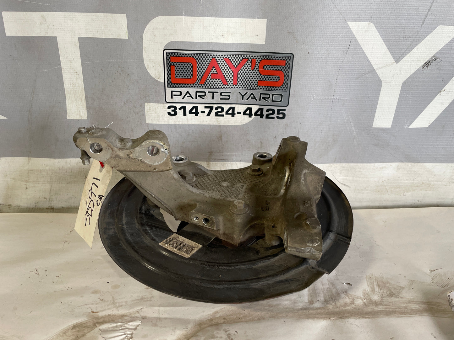 2014 Chevy SS Sedan Front RH Passenger Spindle Knuckle Hub Assembly OEM