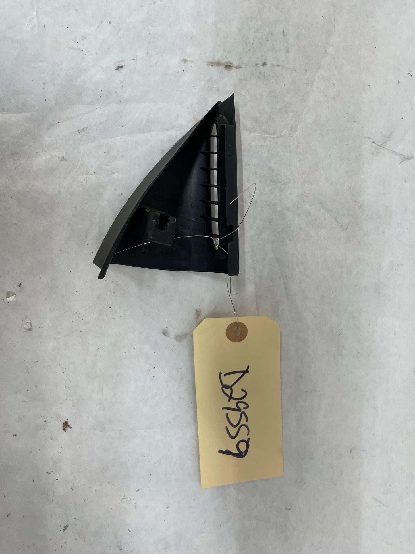 2005 Pontiac GTO LH Driver Interior Mirror Cover Defrost Vent Trim Panel OEM