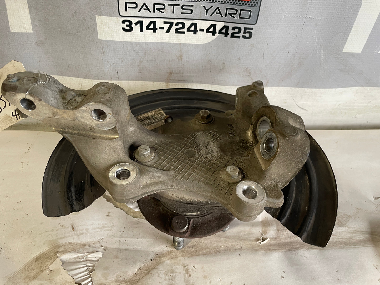 2014 Chevy SS Sedan Front LH Driver Spindle Knuckle Hub Assembly OEM - Day's Parts Yard