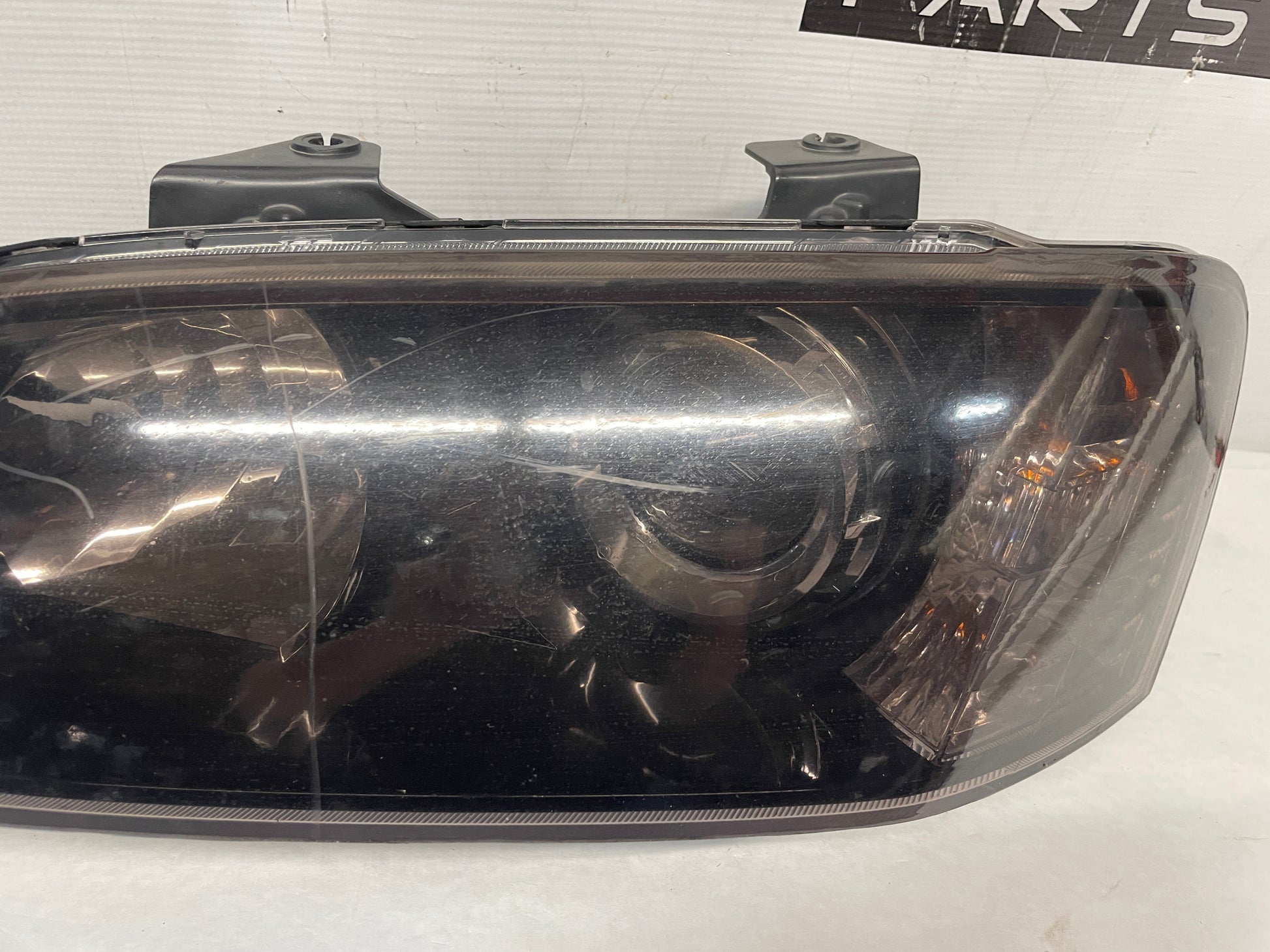 2009 Pontiac G8 Base LH Driver Headlights Head Light Lamps OEM - Day's Parts Yard