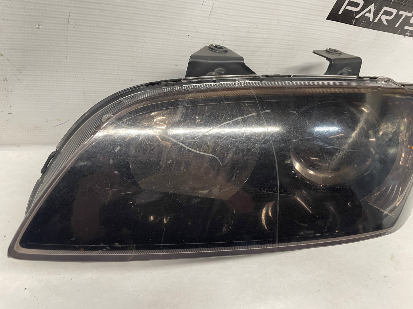 2009 Pontiac G8 Base LH Driver Headlights Head Light Lamps OEM - Day's Parts Yard