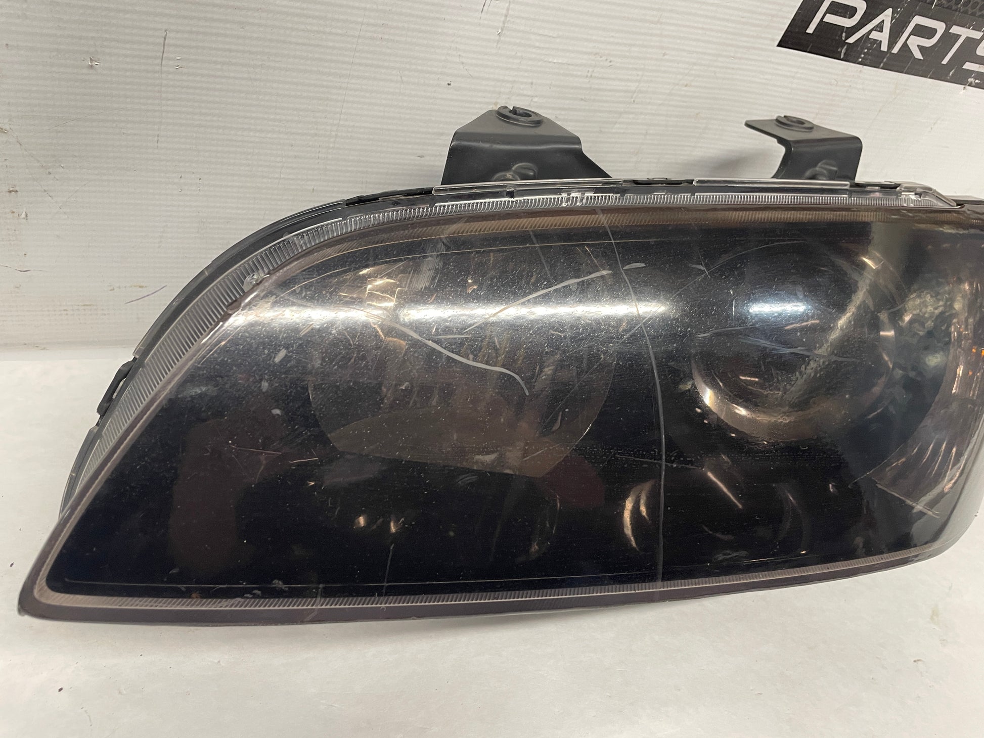 2009 Pontiac G8 Base LH Driver Headlights Head Light Lamps OEM - Day's Parts Yard