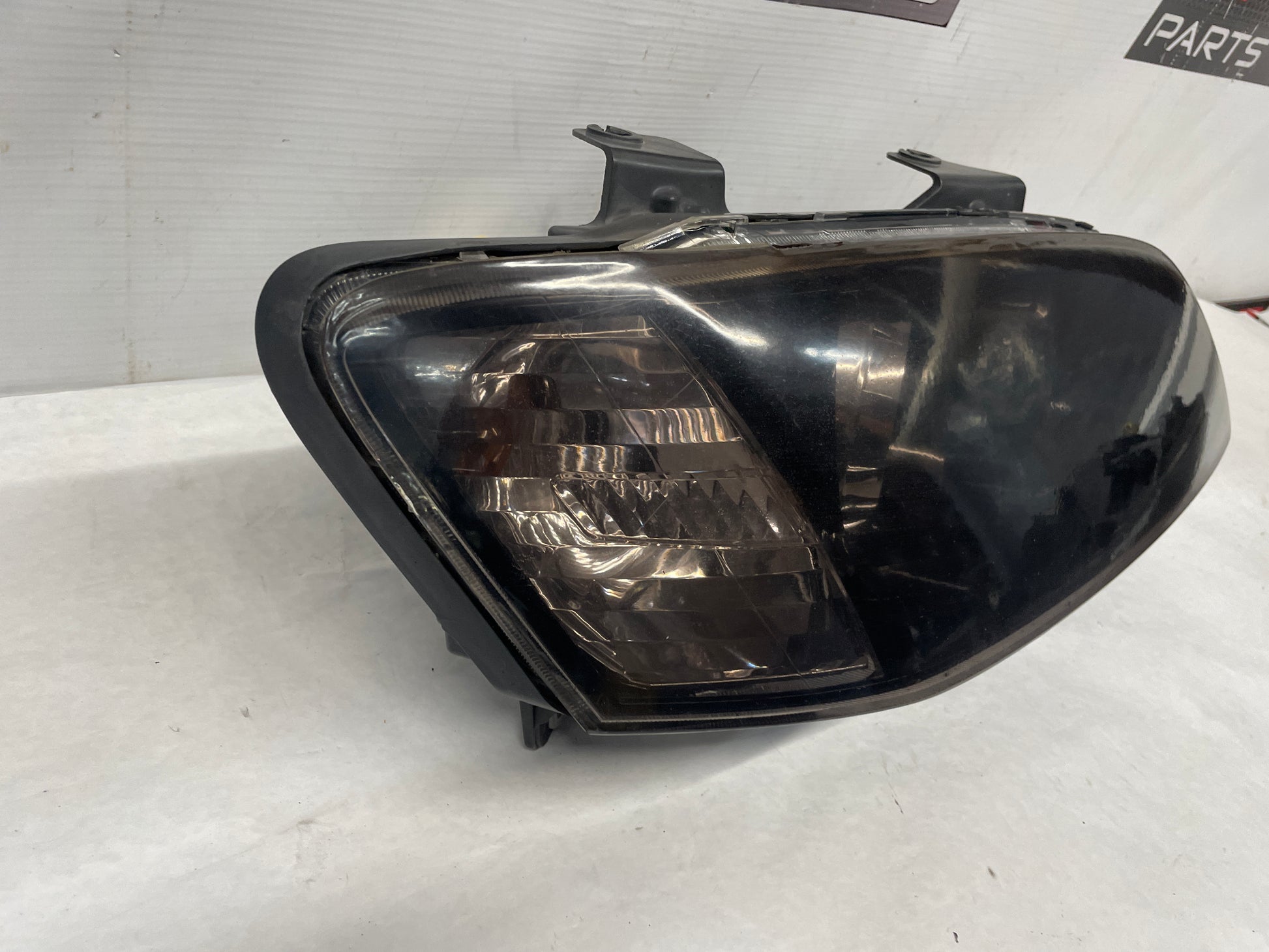 2009 Pontiac G8 Base RH  Passenger  Headlights Head Light Lamps OEM - Day's Parts Yard