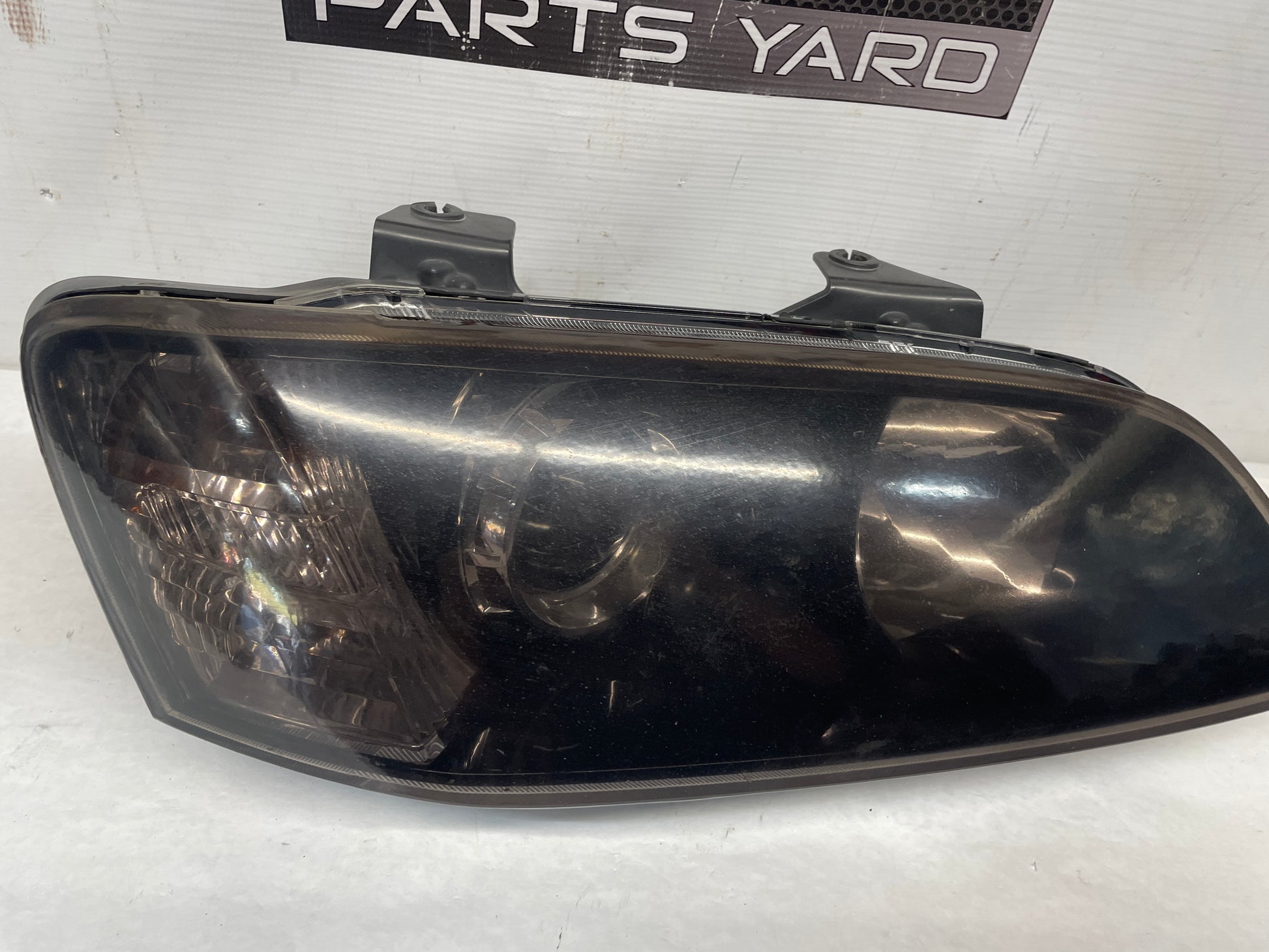 2009 Pontiac G8 Base RH  Passenger  Headlights Head Light Lamps OEM - Day's Parts Yard