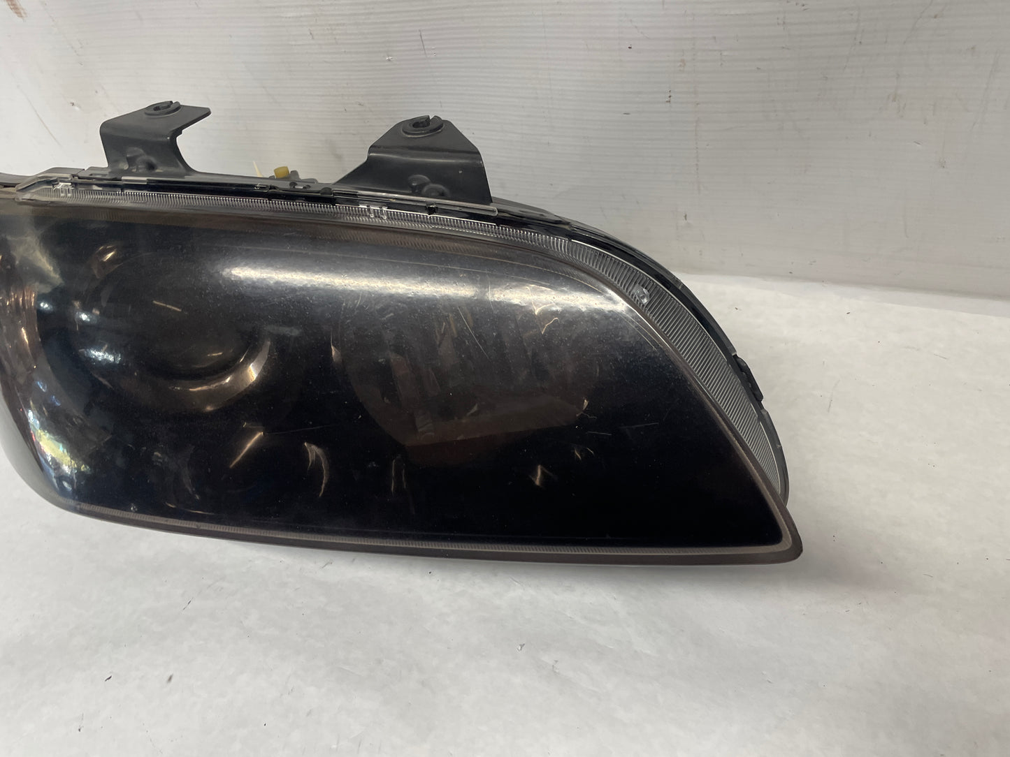 2009 Pontiac G8 Base RH  Passenger  Headlights Head Light Lamps OEM - Day's Parts Yard