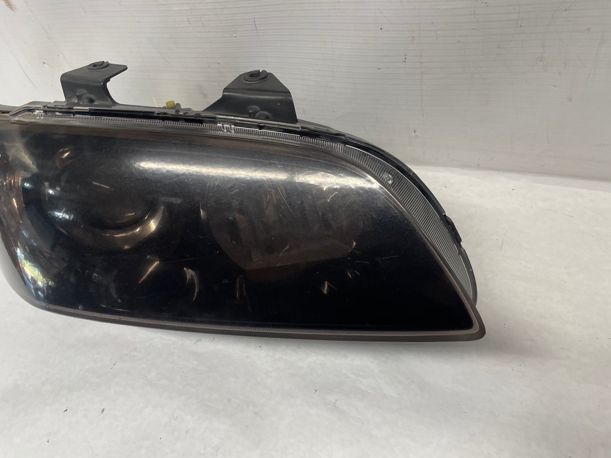 2009 Pontiac G8 Base RH  Passenger  Headlights Head Light Lamps OEM - Day's Parts Yard