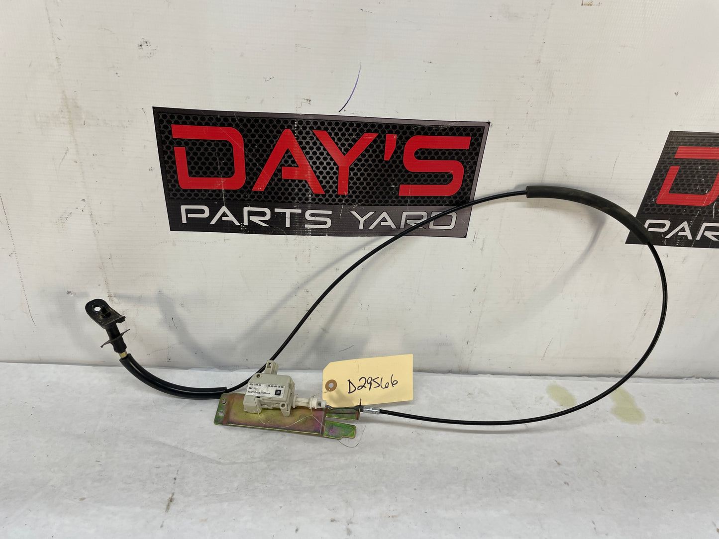 2005 Pontiac GTO Fuel Gas Door Lid Lock Actuator w/ Cable OEM