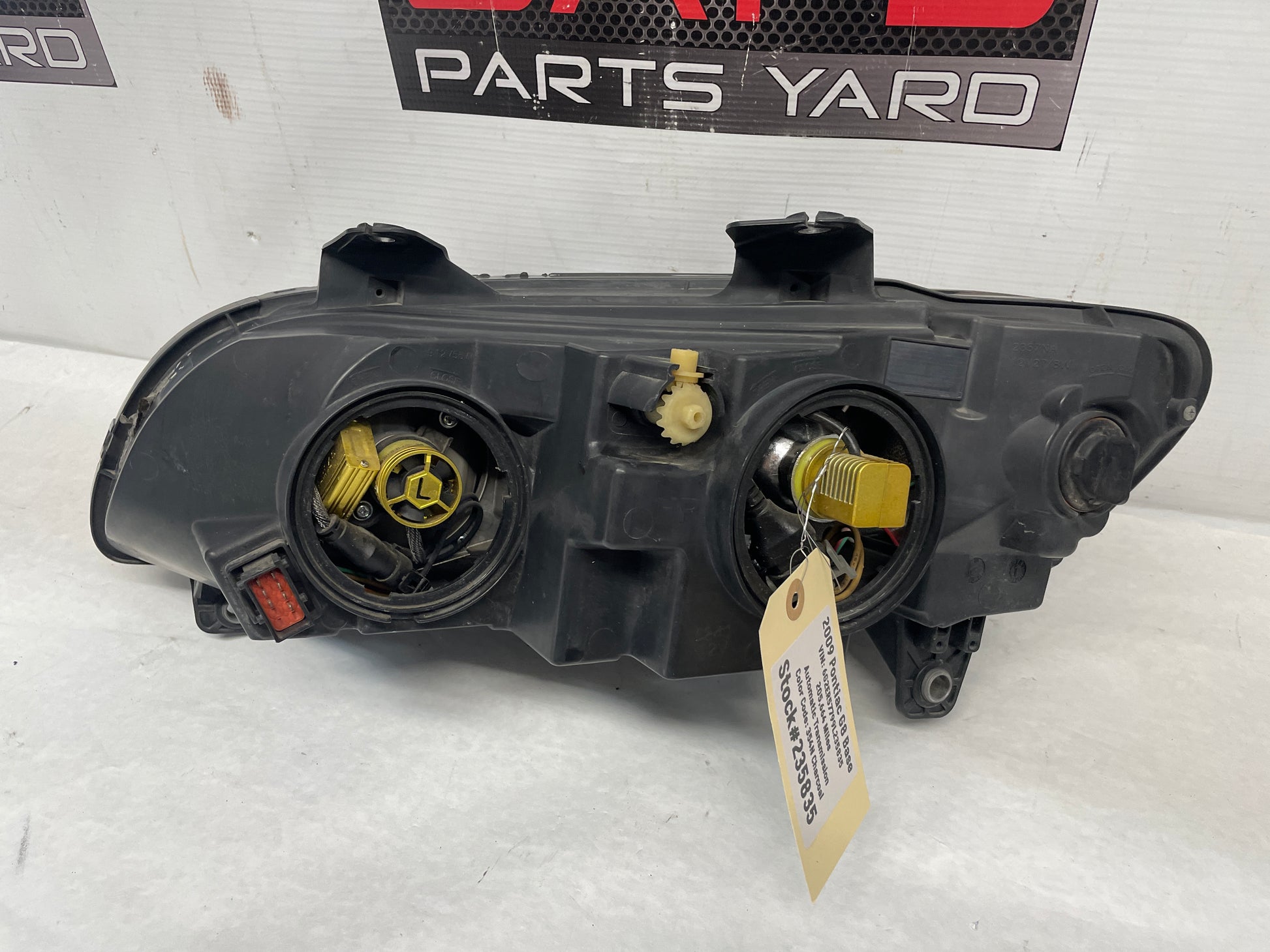 2009 Pontiac G8 Base RH  Passenger  Headlights Head Light Lamps OEM - Day's Parts Yard