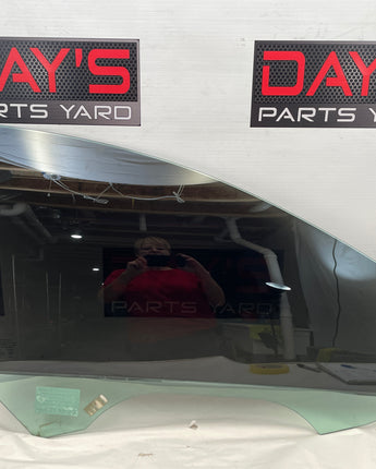 2017 Chevy SS Sedan Front RH Passenger Door Window Glass OEM