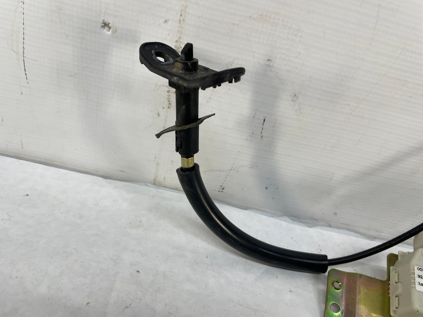 2005 Pontiac GTO Fuel Gas Door Lid Lock Actuator w/ Cable OEM