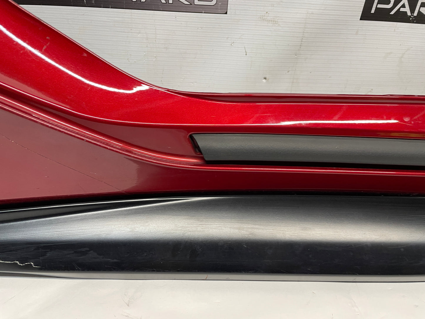 2018 Chevy Camaro 1LE SS RH Passenger Side Skirt Rocker Molding Trim Panel OEM - Day's Parts Yard