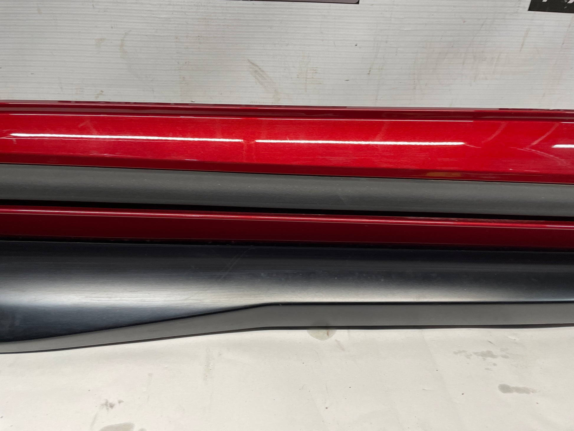2018 Chevy Camaro 1LE SS RH Passenger Side Skirt Rocker Molding Trim Panel OEM - Day's Parts Yard
