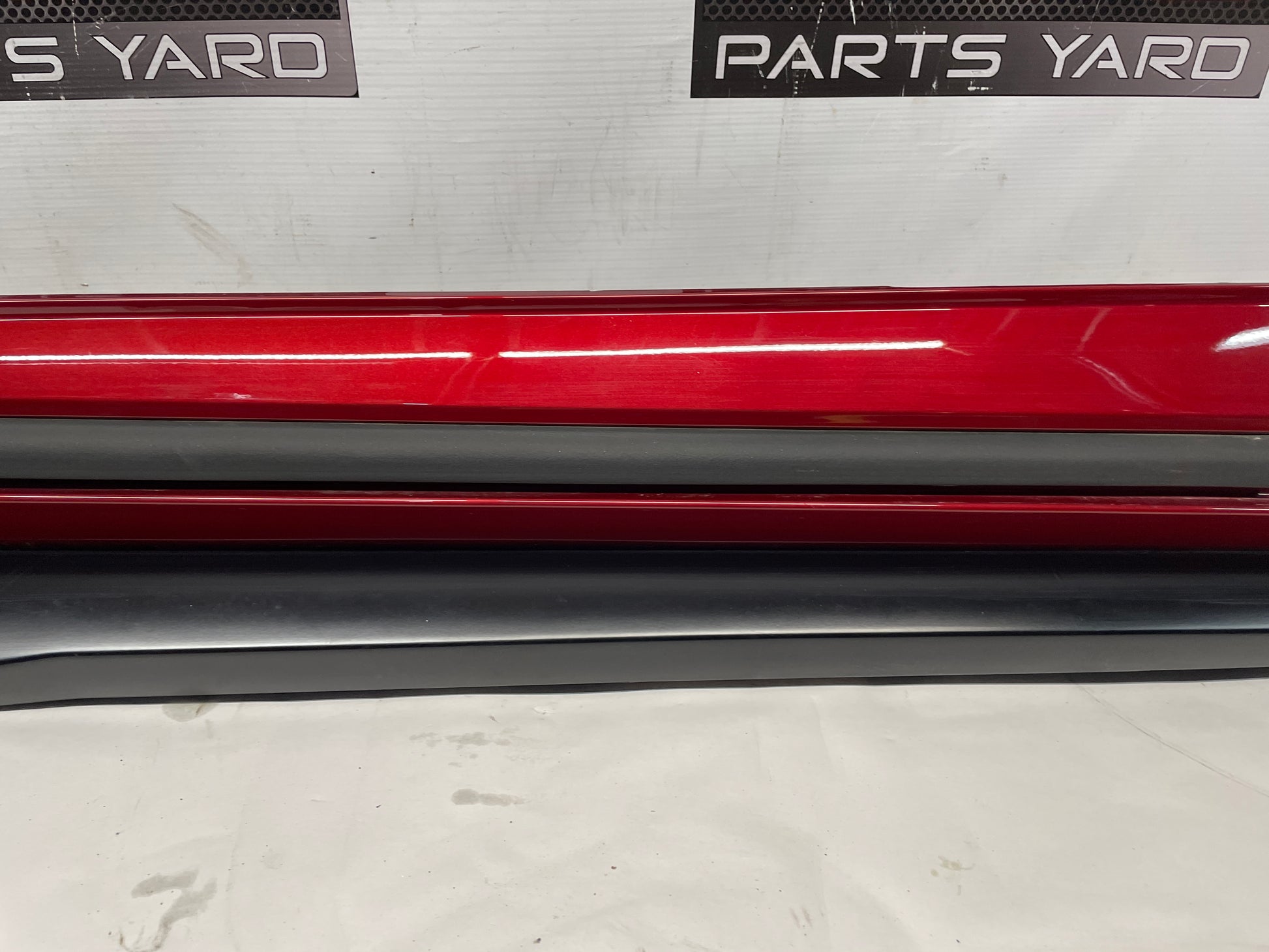 2018 Chevy Camaro 1LE SS RH Passenger Side Skirt Rocker Molding Trim Panel OEM - Day's Parts Yard