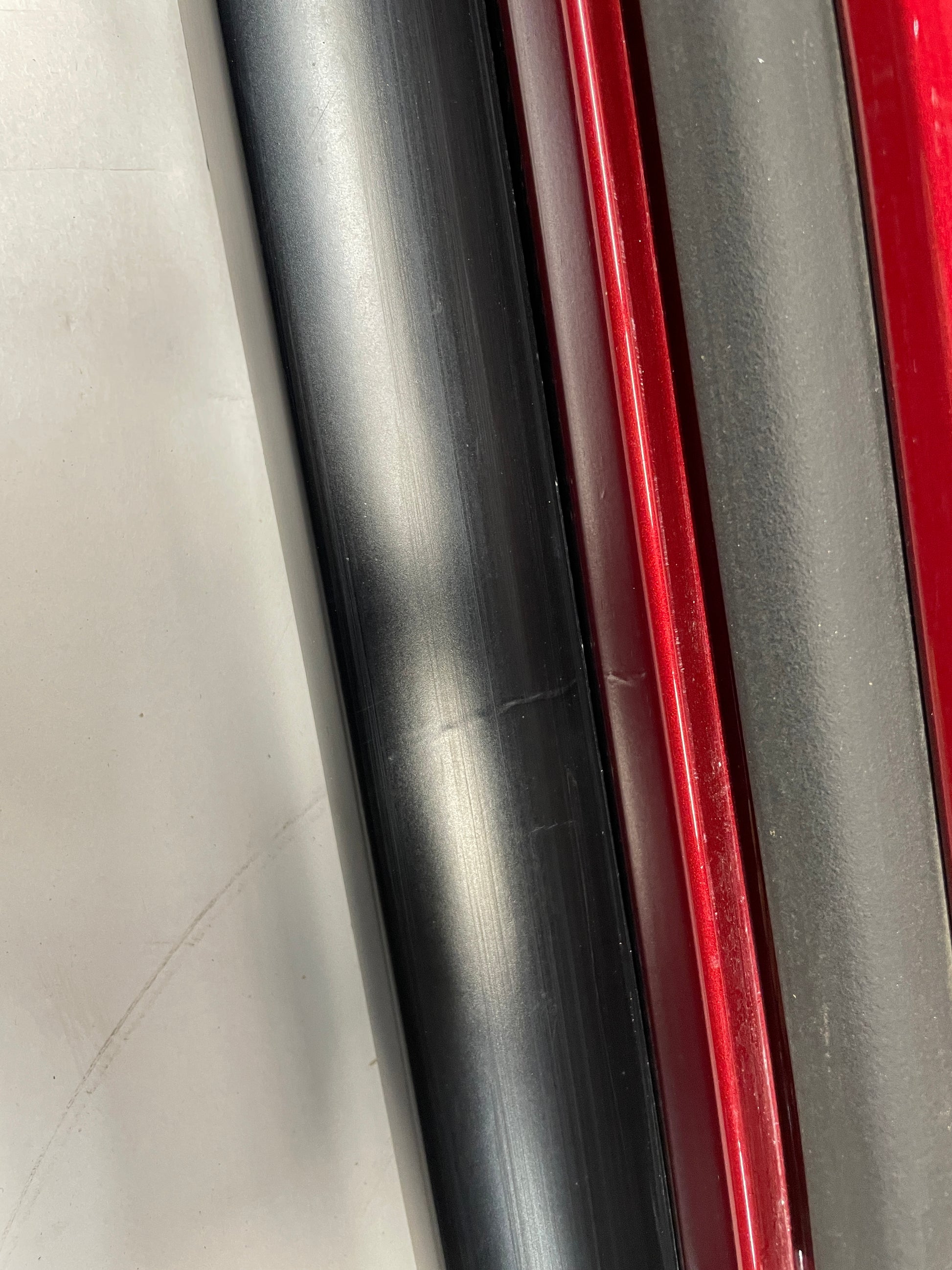 2018 Chevy Camaro 1LE SS RH Passenger Side Skirt Rocker Molding Trim Panel OEM - Day's Parts Yard