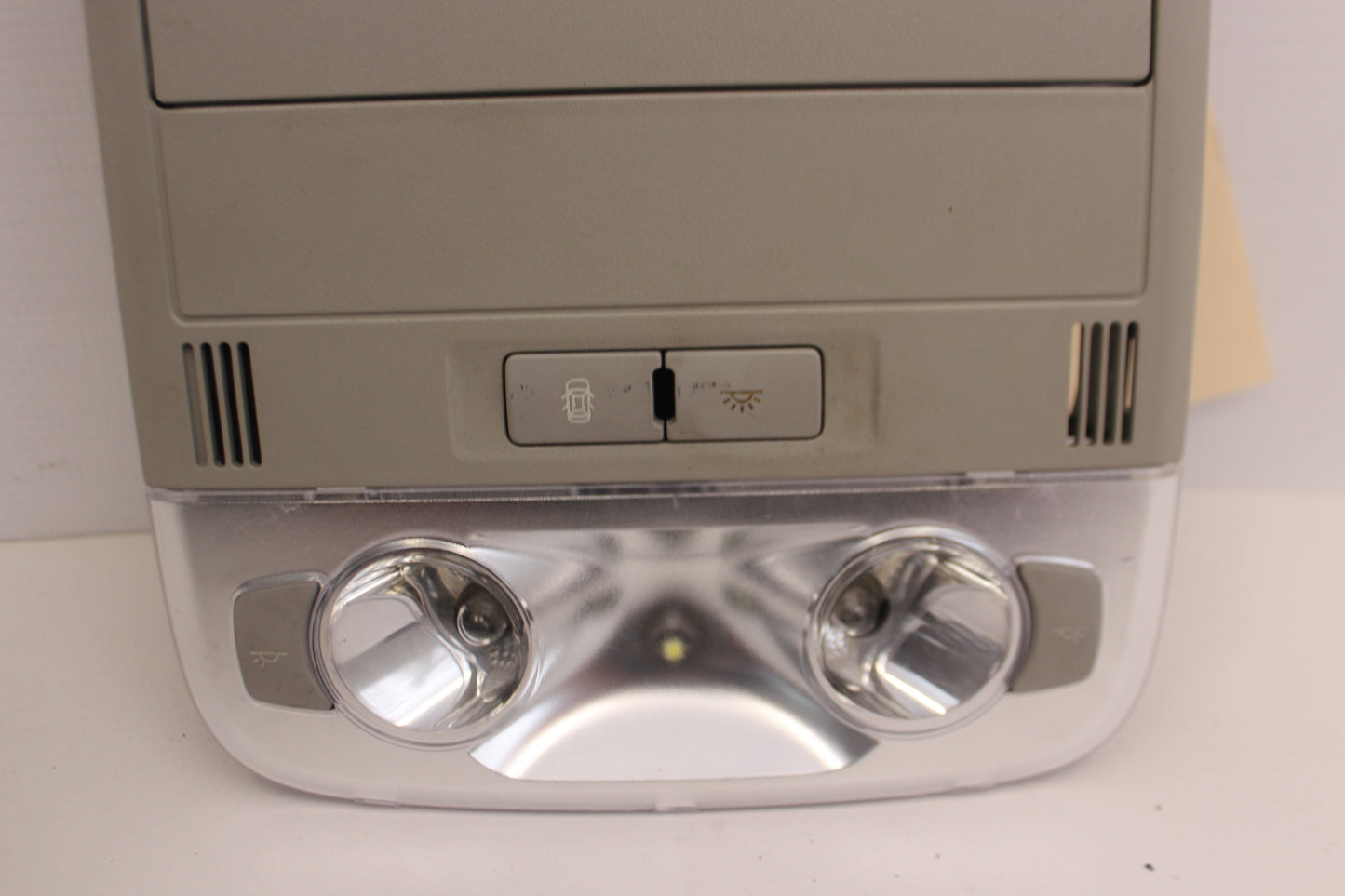 2015 Chevy SS Sedan Over Head Console Dome Light OEM - Day's Parts Yard