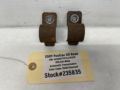 2009 Pontiac G8 Base Rear Suspension Stabilizer Sway Bar Brackets Clamps OEM - Day's Parts Yard
