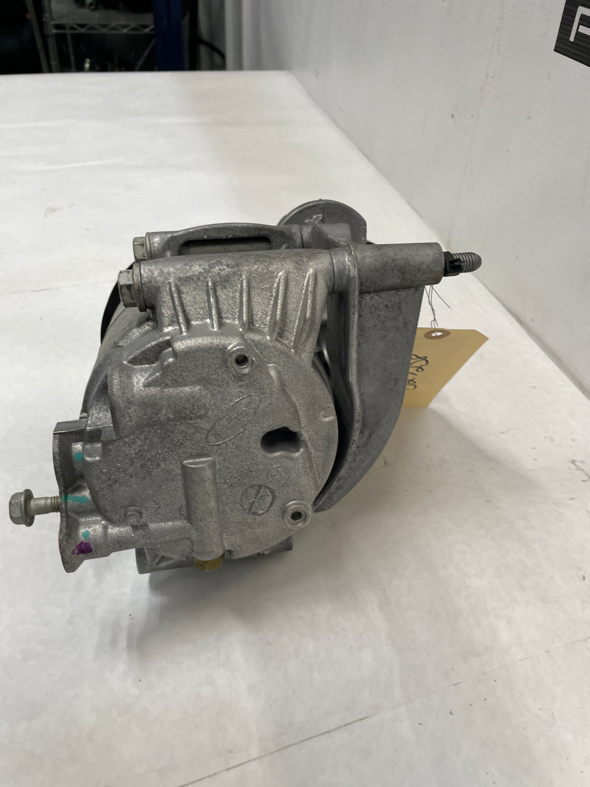 2005 Chevy C6 Corvette A/C Air Conditioner Compressor w/ Bracket OEM 24k - Day's Parts Yard