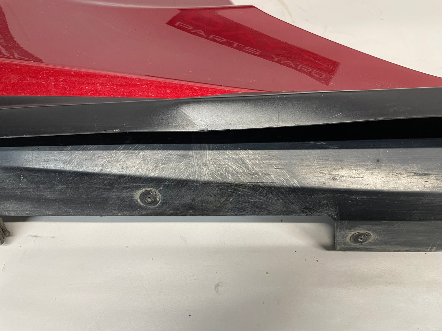 2018 Chevy Camaro 1LE SS RH Passenger Side Skirt Rocker Molding Trim Panel OEM - Day's Parts Yard