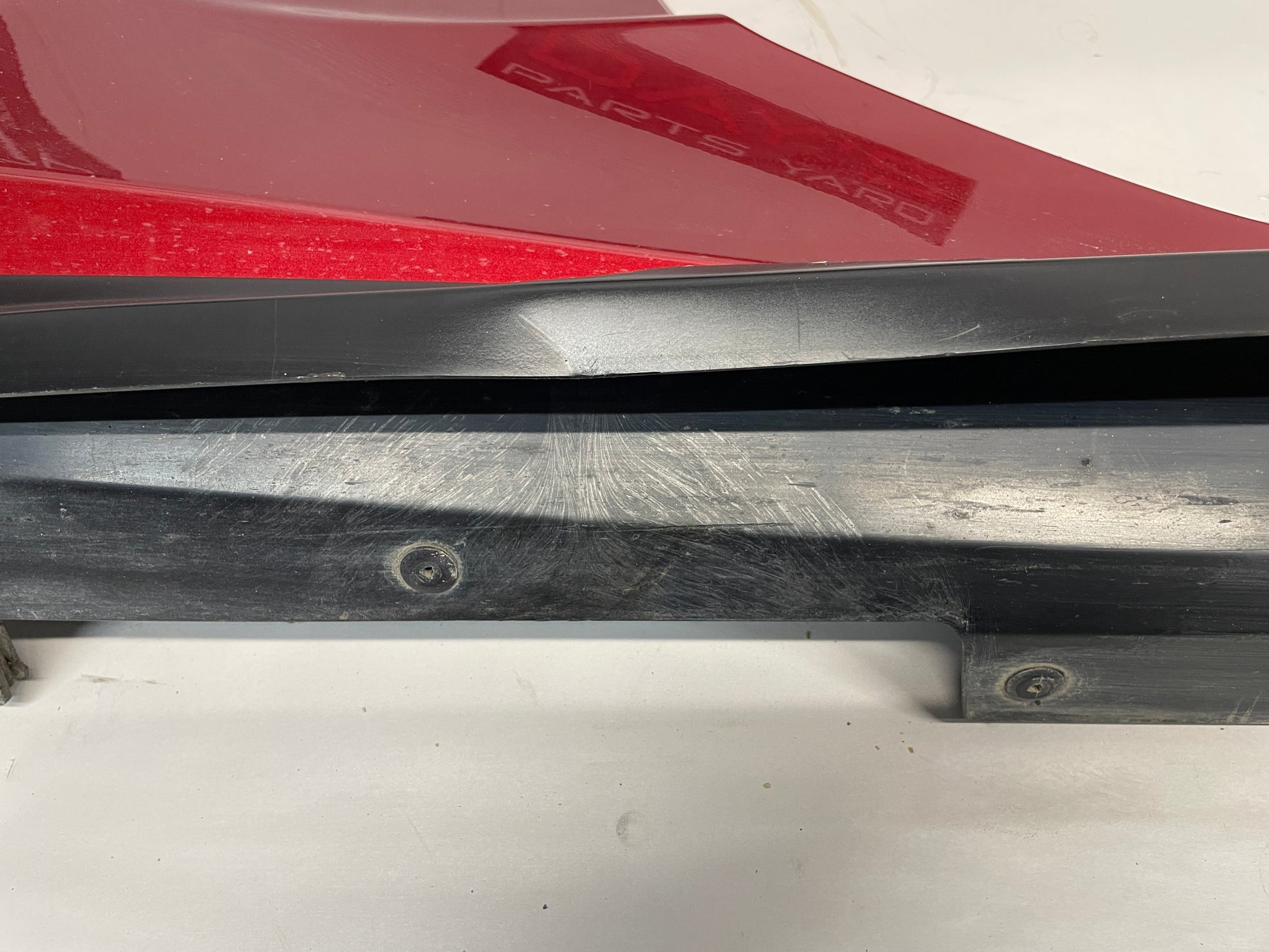 2018 Chevy Camaro 1LE SS RH Passenger Side Skirt Rocker Molding Trim Panel OEM - Day's Parts Yard