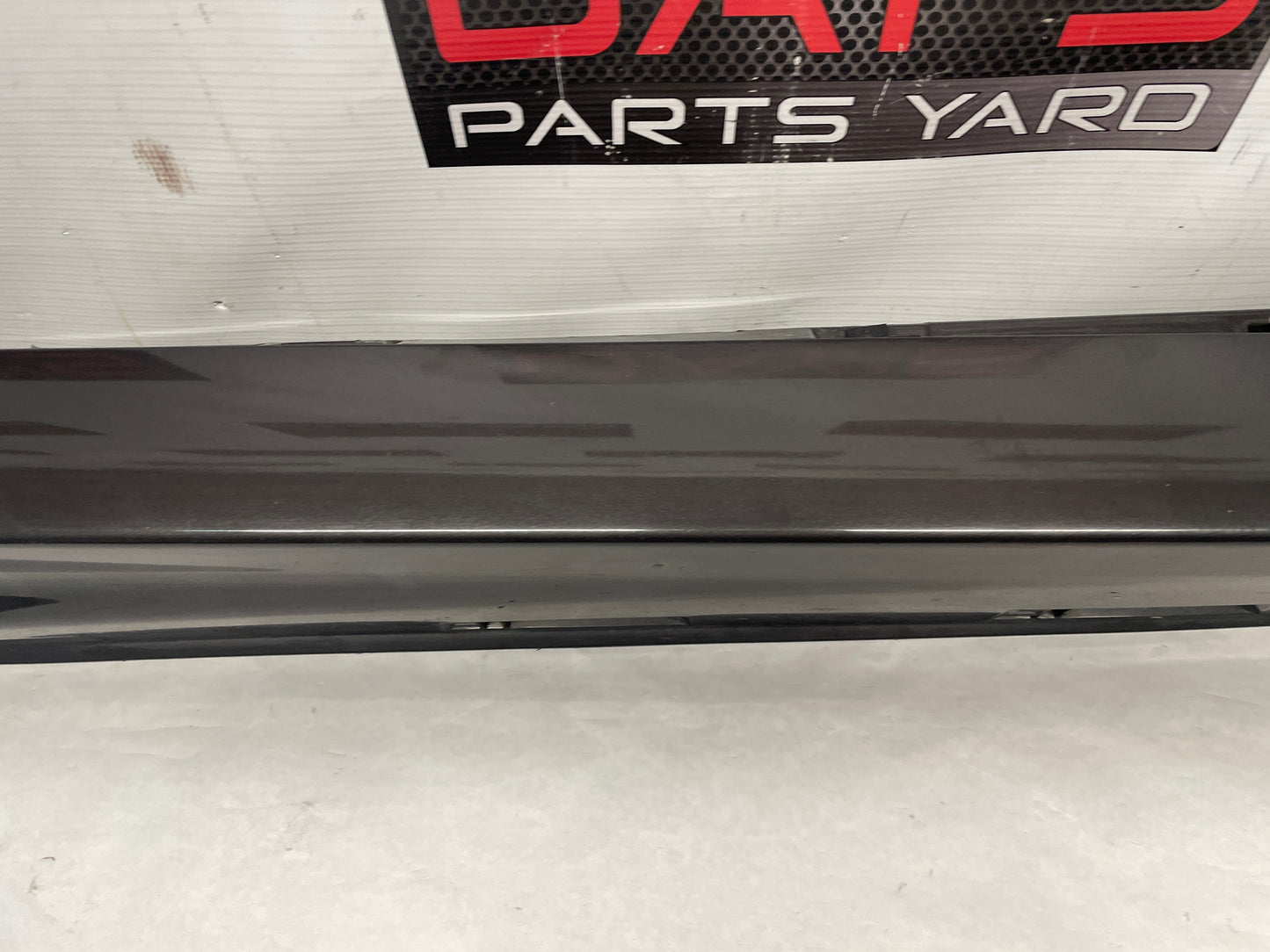 2009 Pontiac G8 Base  RH Passenger Rocker Molding Side Skirt Panel OEM - Day's Parts Yard